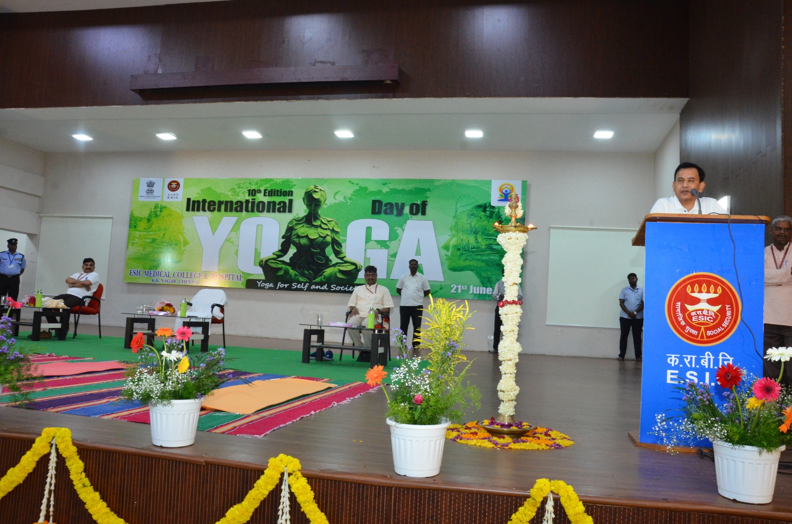 Sh. Kamal Kishore Soan, Director General, ESIC led a yoga session held at ESIC Medical College  Hospital, KK Nagar, Chennai